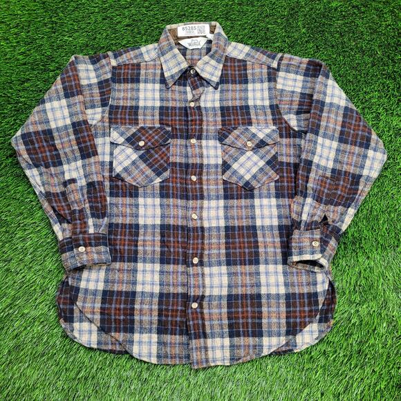 Vintage 90s Woolrich Shadow Plaid Button Shirt Medium 20x29 Flannel - Picture 11 of 11